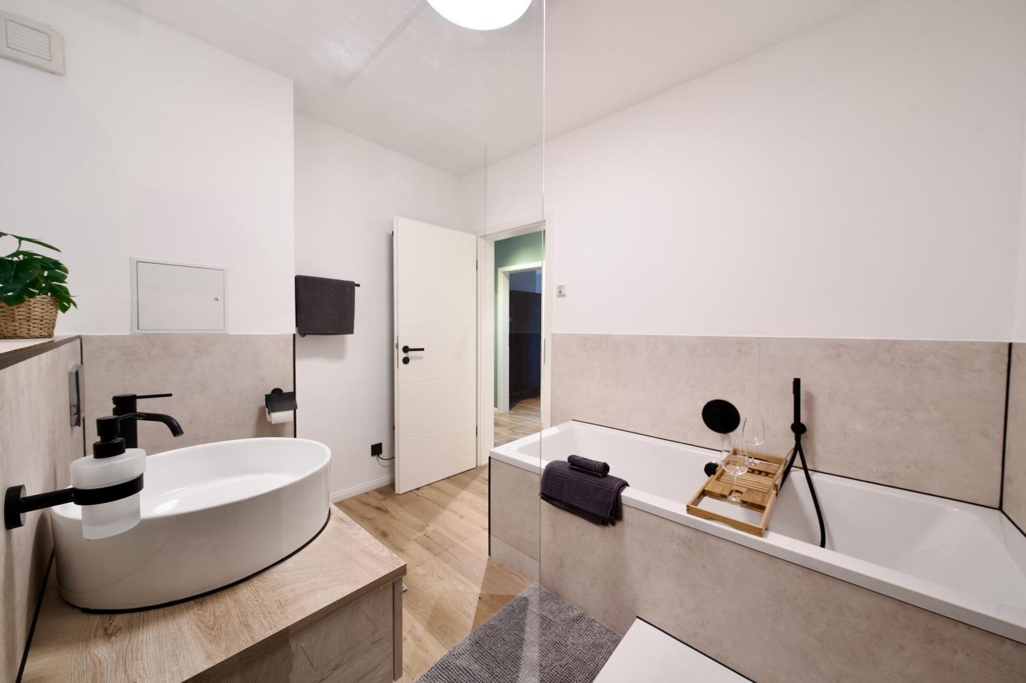 Ferienwohnung Edler Wohnraum Schwanenteich-Penthouse Mit Garage, Grill, Kaffeevollautomat, Klima, Lift & Terrasse Zwickau Exterior foto
